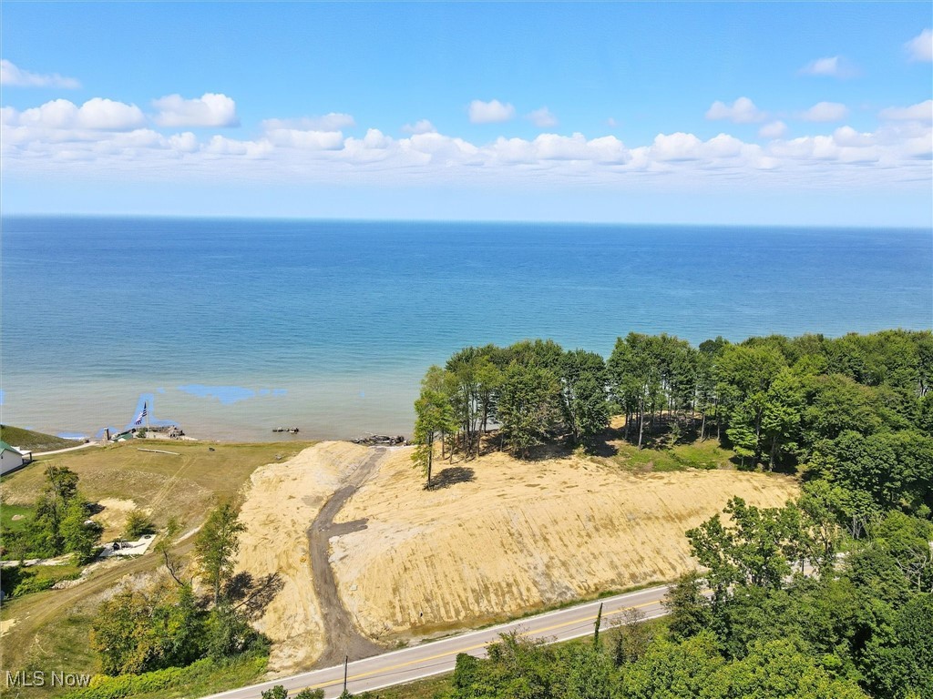 2663 Lake Road Conneaut OH 44030