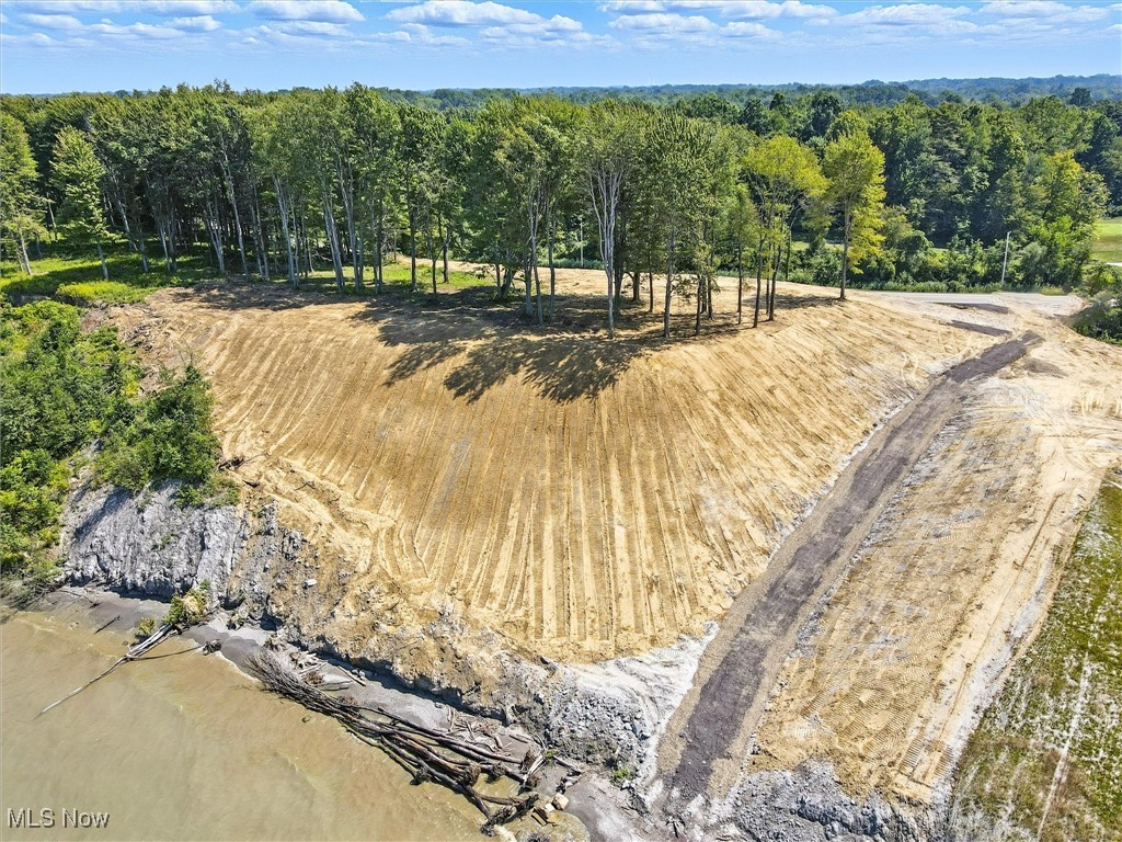 2663 Lake Road Conneaut OH 44030