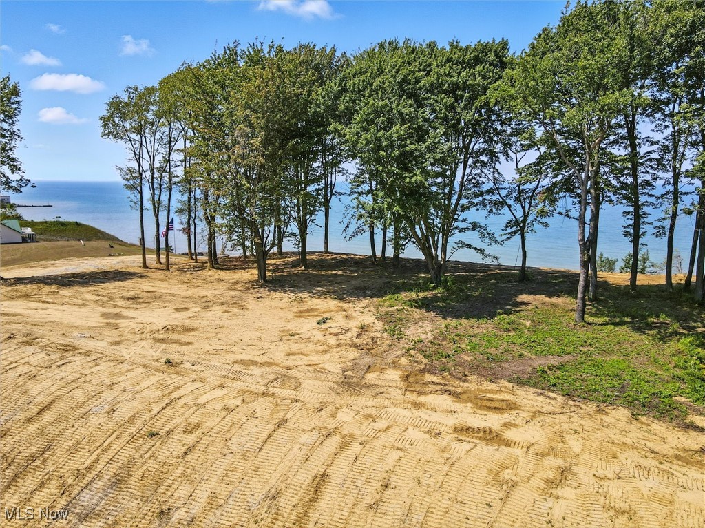 2663 Lake Road Conneaut OH 44030