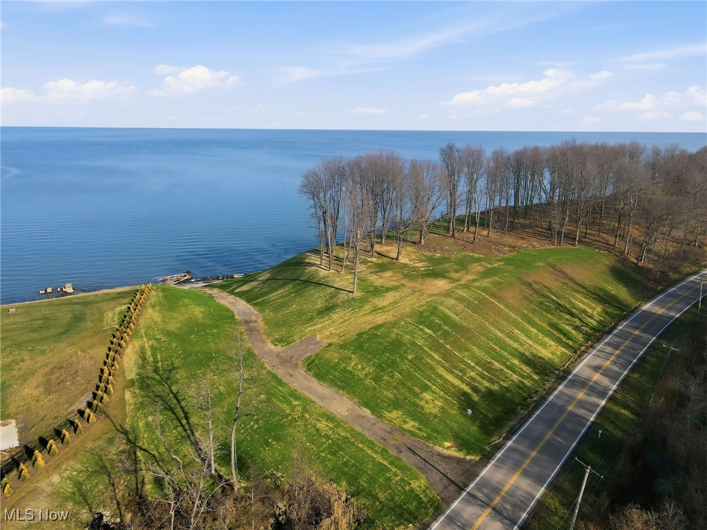 2663 Lake Road Conneaut OH 44030