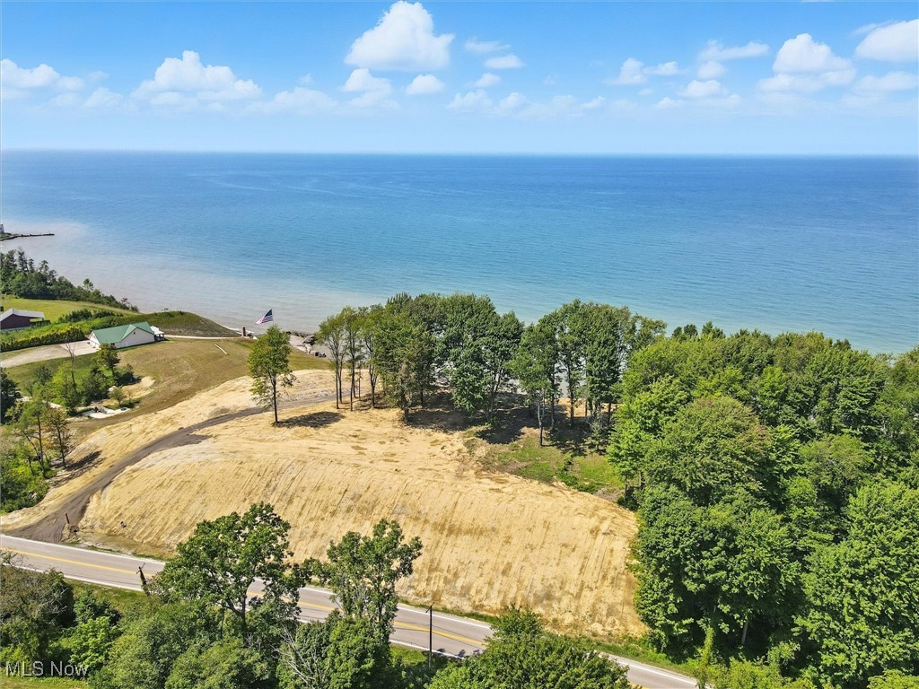 2663 Lake Road Conneaut OH 44030