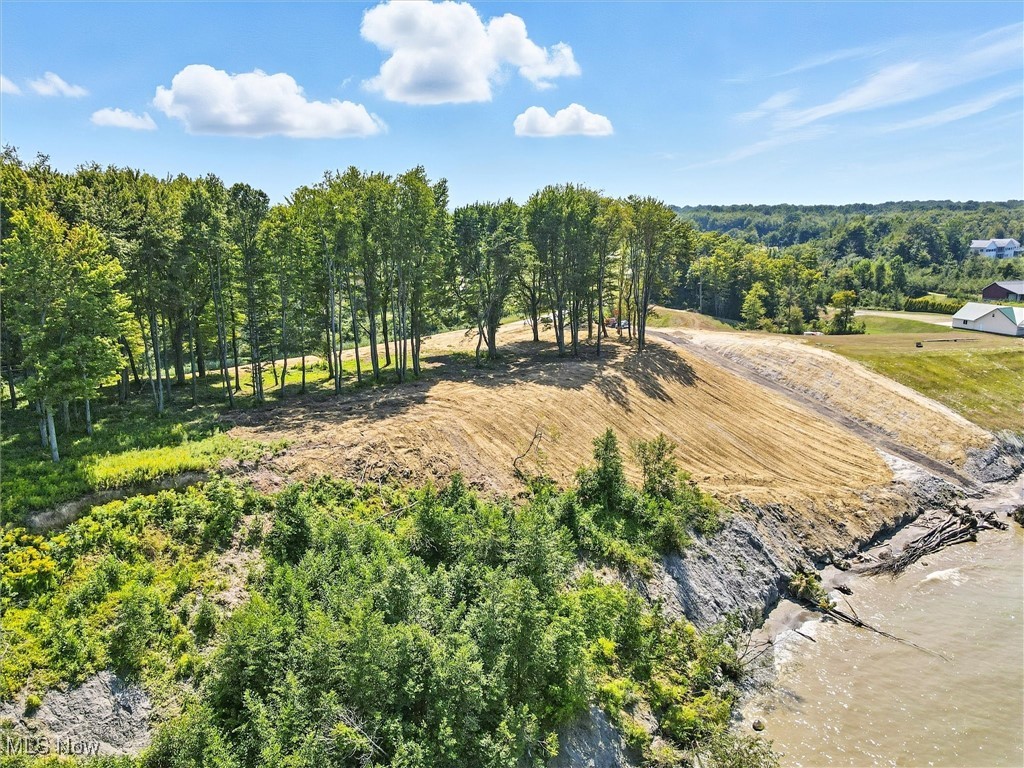 2663 Lake Road Conneaut OH 44030
