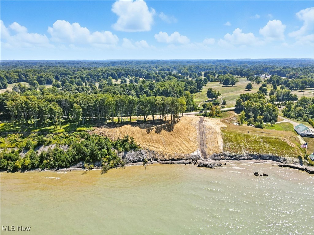 2663 Lake Road Conneaut OH 44030