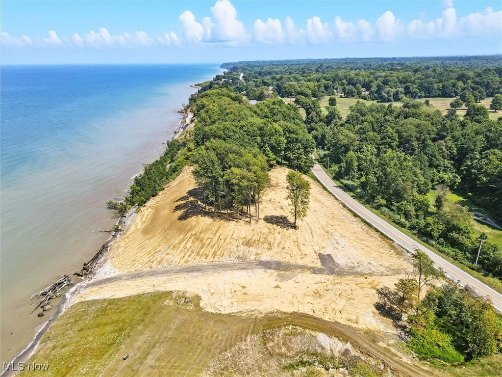 2663 Lake Road Conneaut OH 44030