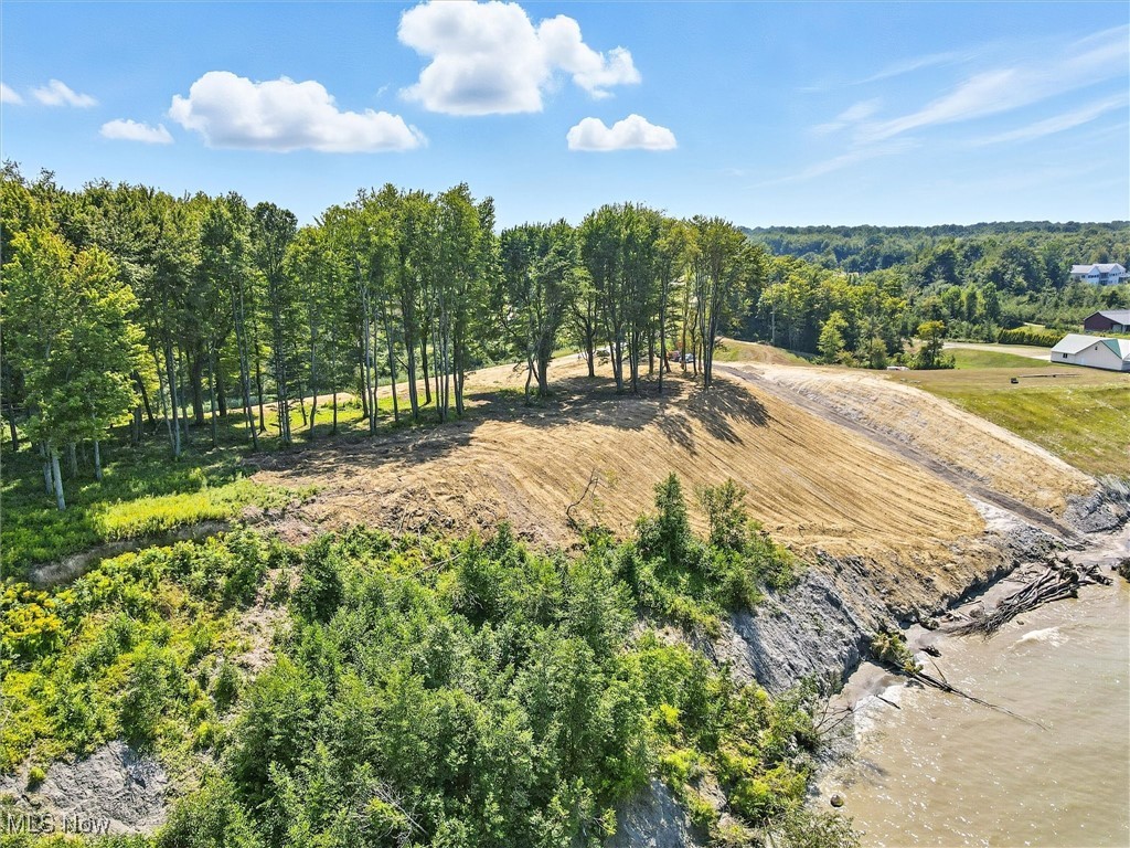 2663 Lake Road Conneaut OH 44030