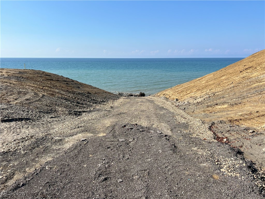 2663 Lake Road Conneaut OH 44030