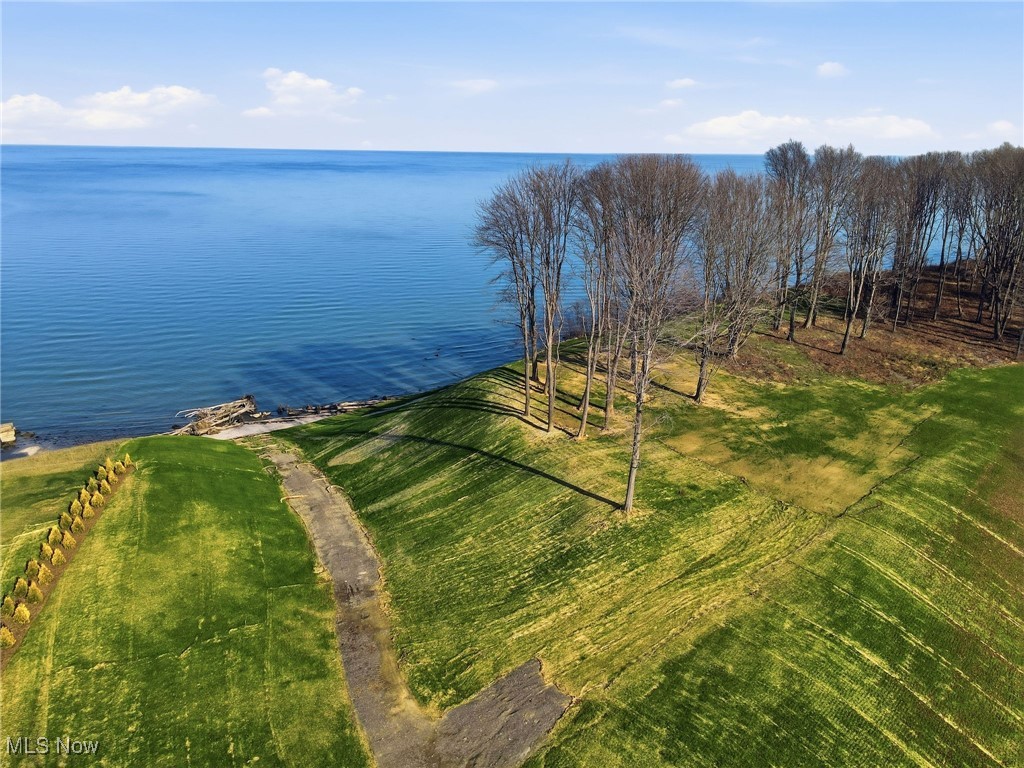 2663 Lake Road Conneaut OH 44030