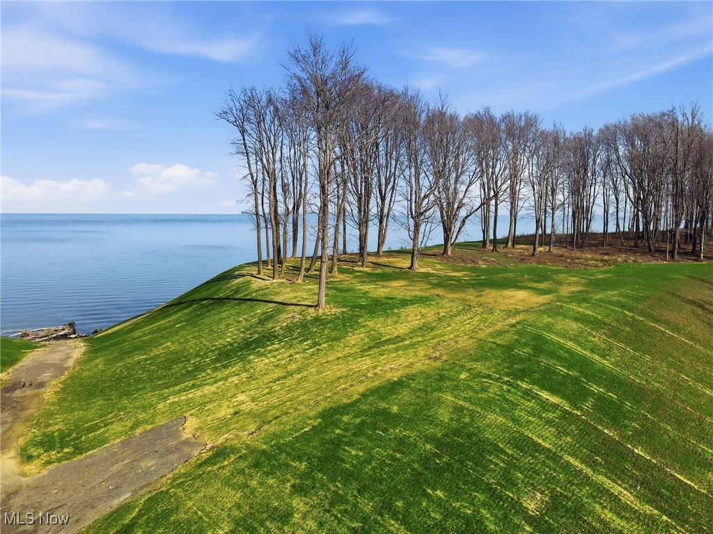 2663 Lake Road Conneaut OH 44030