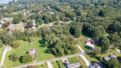 4051 Greenbay Drive Barberton OH 44203