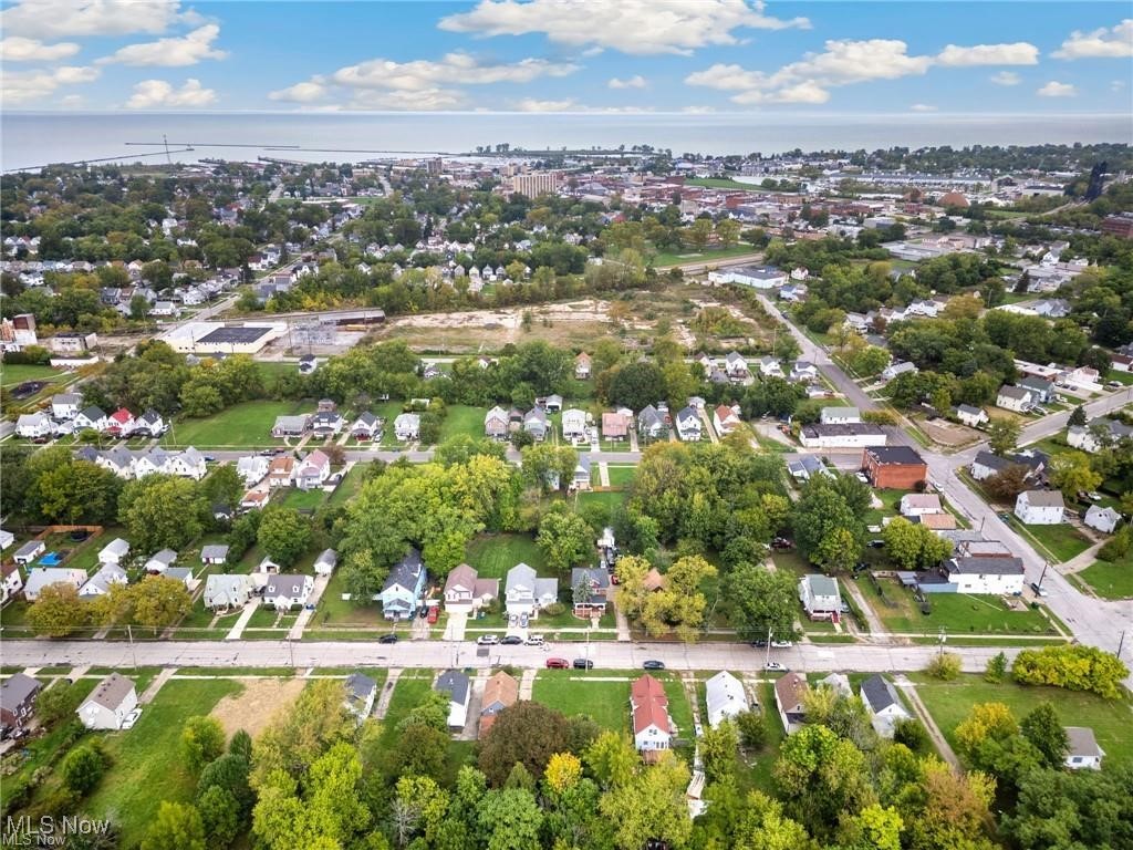 V/l 831 W 17th Street Lorain OH 44052