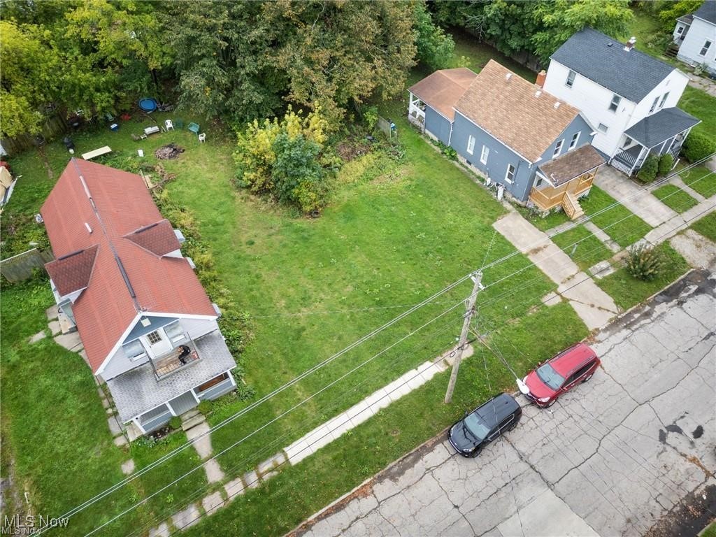 V/l 831 W 17th Street Lorain OH 44052