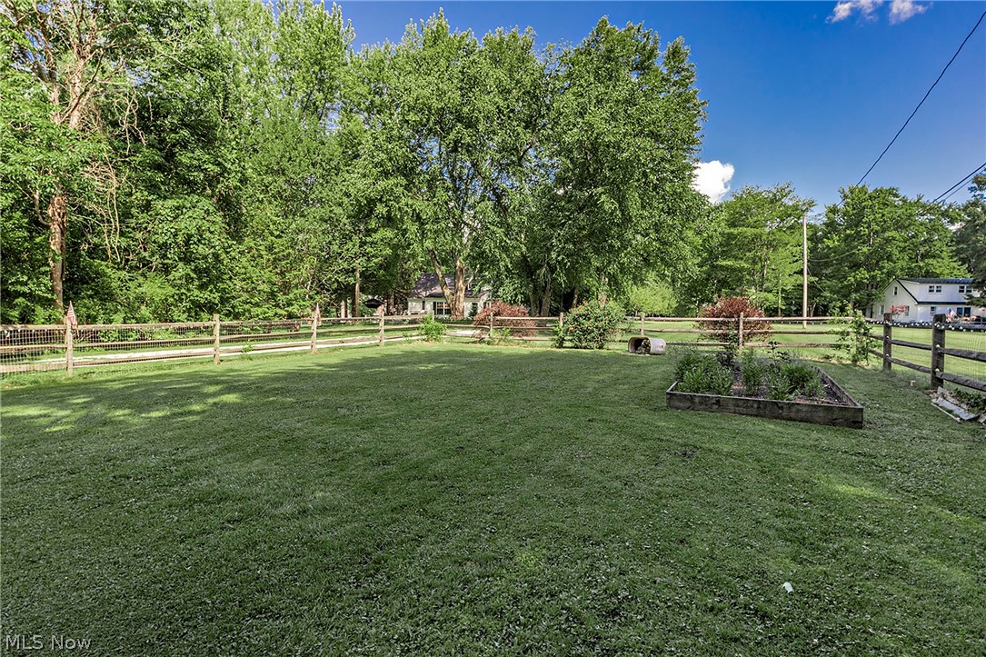 15879 Hemlock Road Chagrin Falls OH 44022