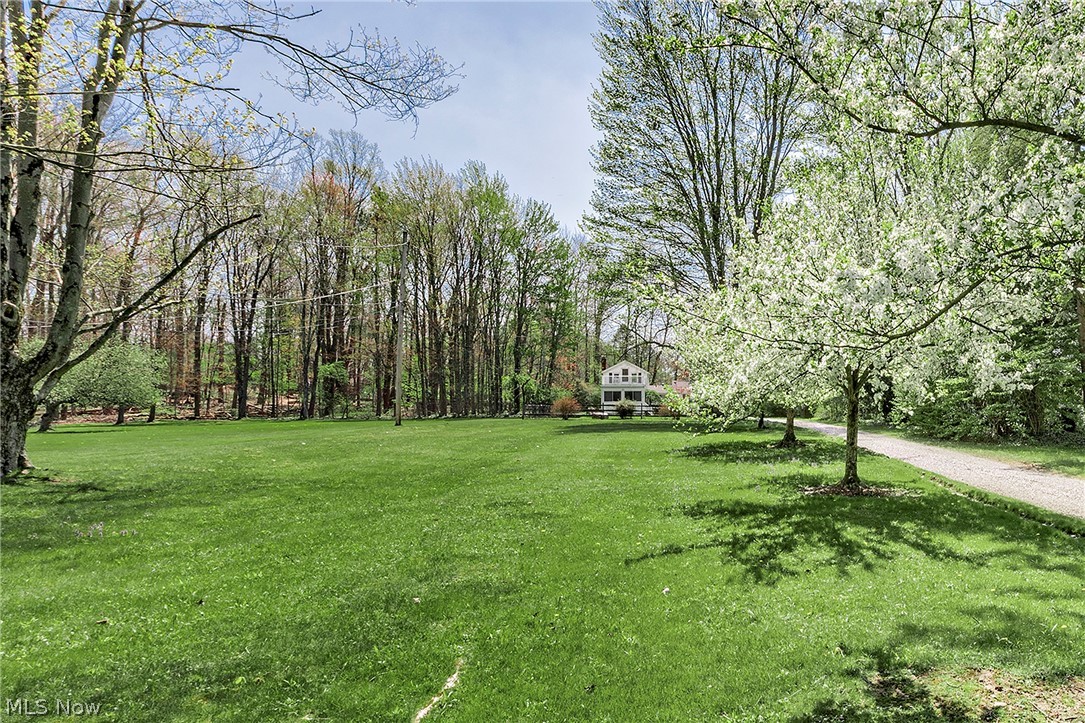 15879 Hemlock Road Chagrin Falls OH 44022