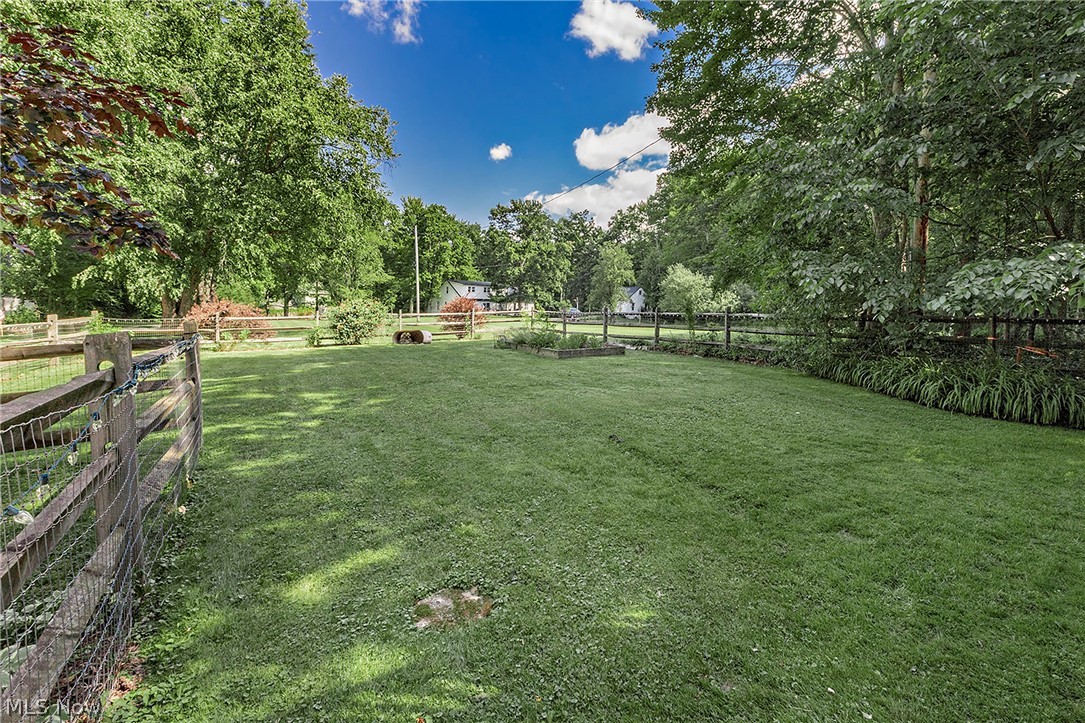 15879 Hemlock Road Chagrin Falls OH 44022