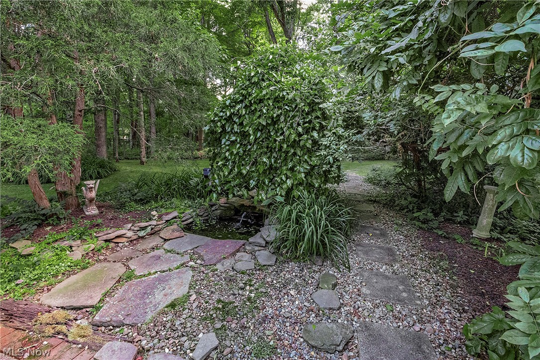 15879 Hemlock Road Chagrin Falls OH 44022