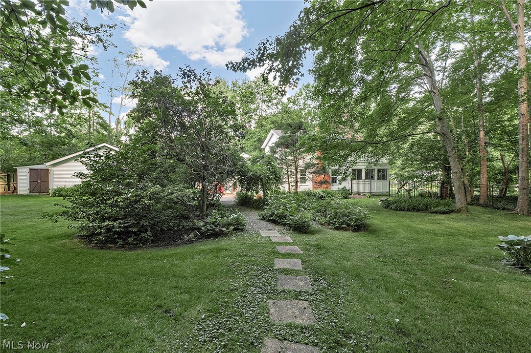 15879 Hemlock Road Chagrin Falls OH 44022