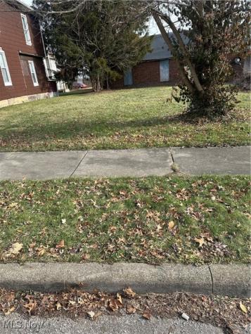 V/l S Freedom Avenue Alliance OH 44601