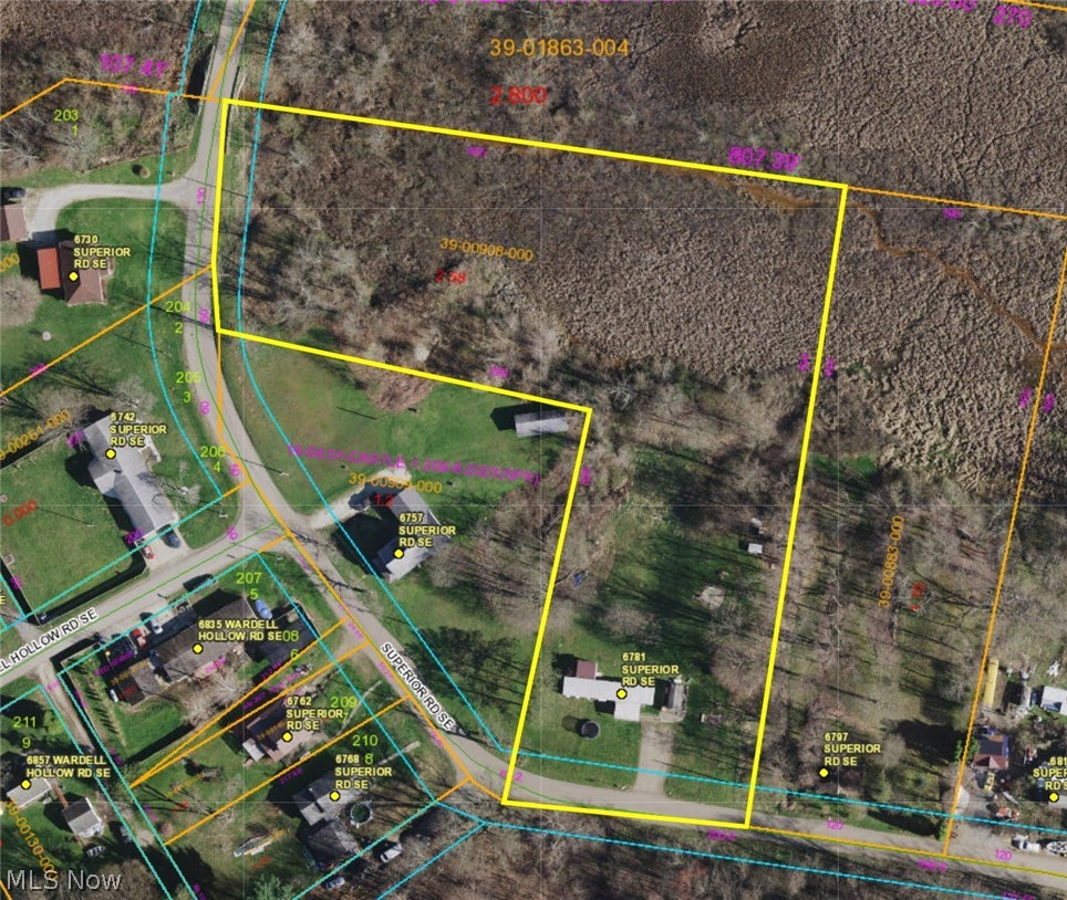 6781 Superior Road SE Uhrichsville OH 44683