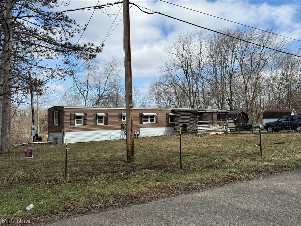 6781 Superior Road SE Uhrichsville OH 44683