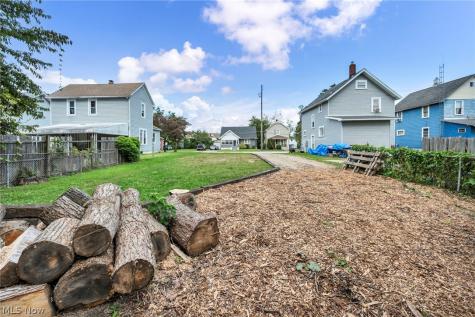 52 Norwood Street Barberton OH 44203
