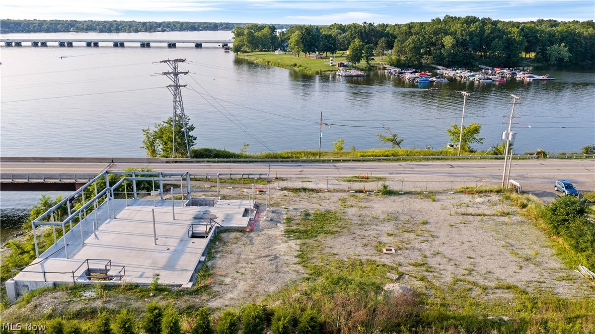 17000 Mahoning Avenue Lake Milton OH 44429