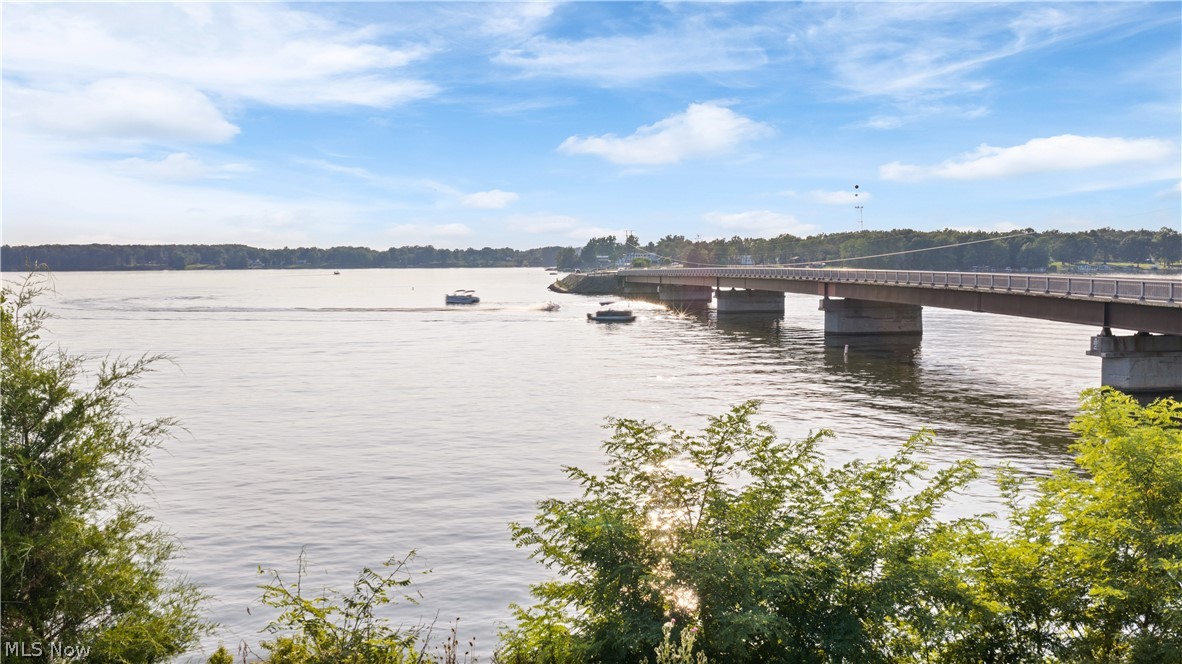 17000 Mahoning Avenue Lake Milton OH 44429
