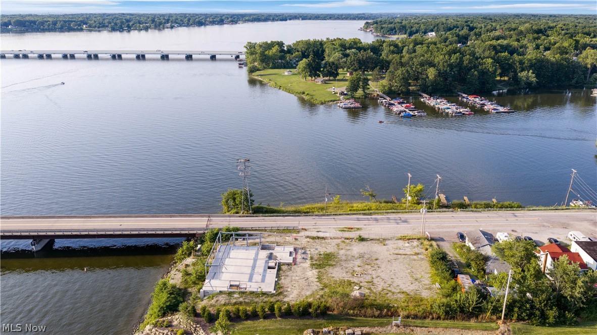 17000 Mahoning Avenue Lake Milton OH 44429