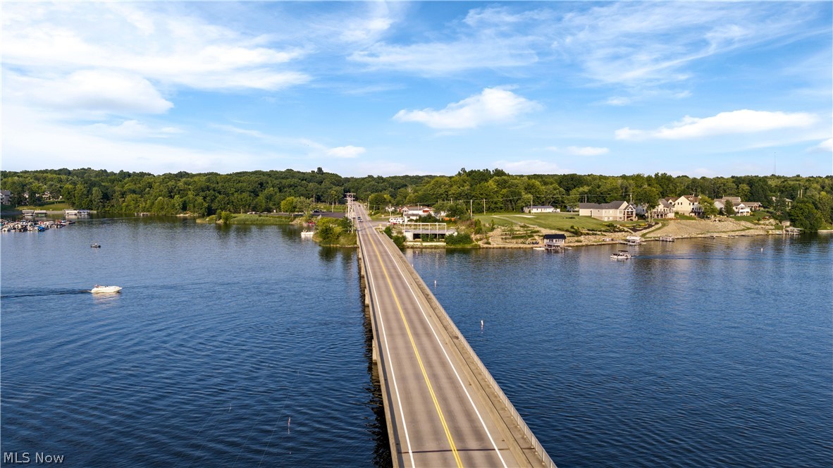 17000 Mahoning Avenue Lake Milton OH 44429