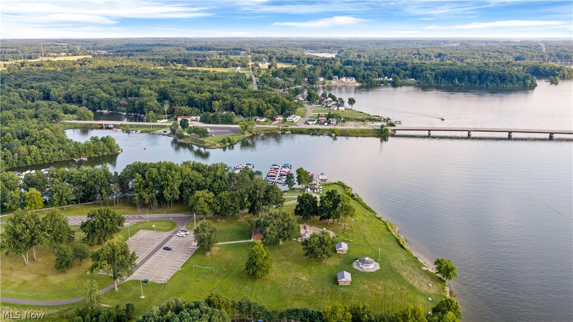 17000 Mahoning Avenue Lake Milton OH 44429