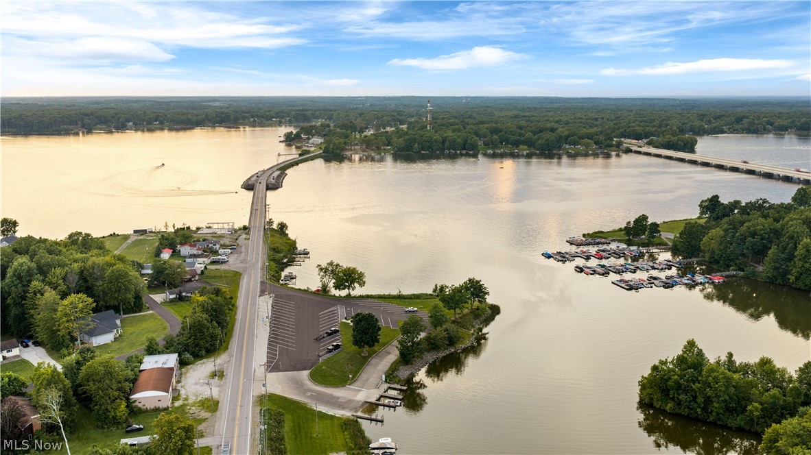 17000 Mahoning Avenue Lake Milton OH 44429
