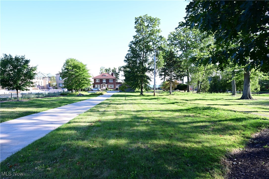 24458 Lake Road Bay Village OH 44140