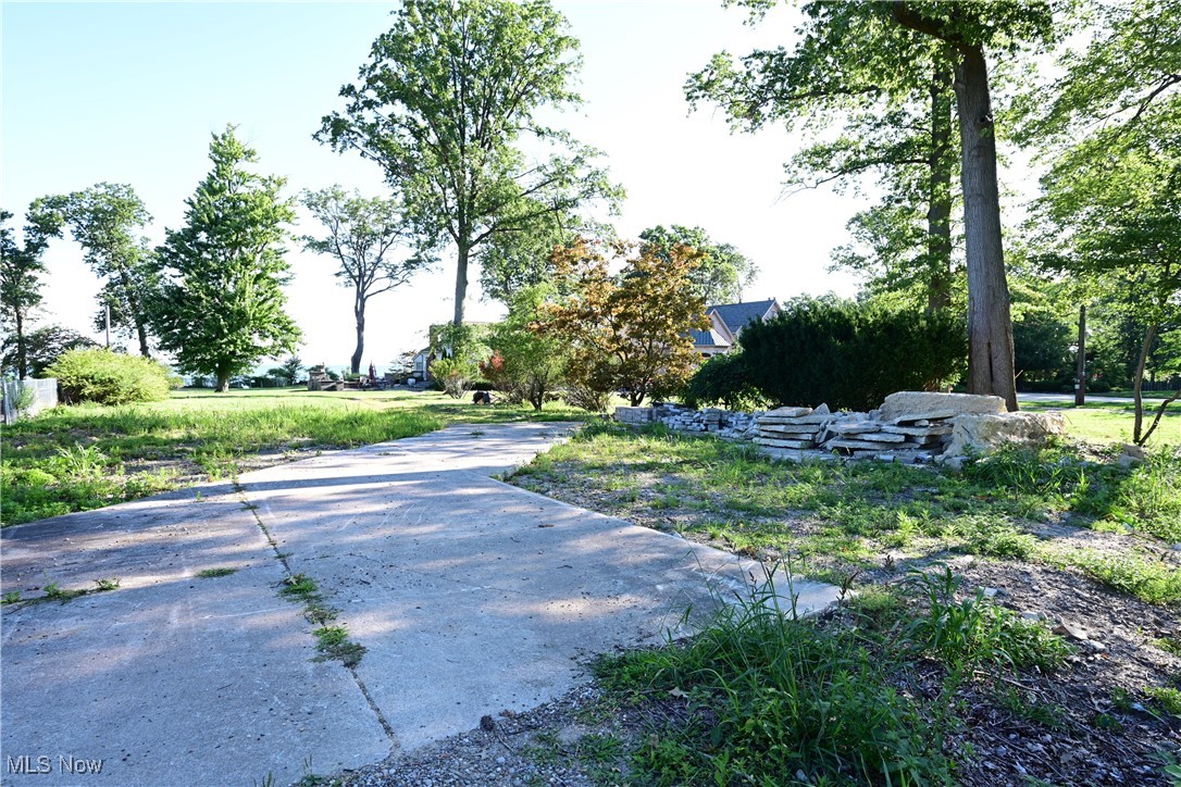 24458 Lake Road Bay Village OH 44140