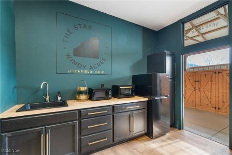 2941 Vandemark Road Litchfield OH 44253