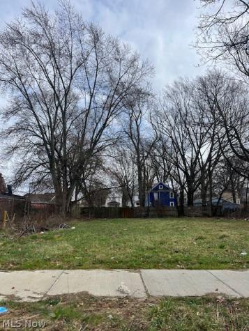 805 Sumner Street Akron OH 44311