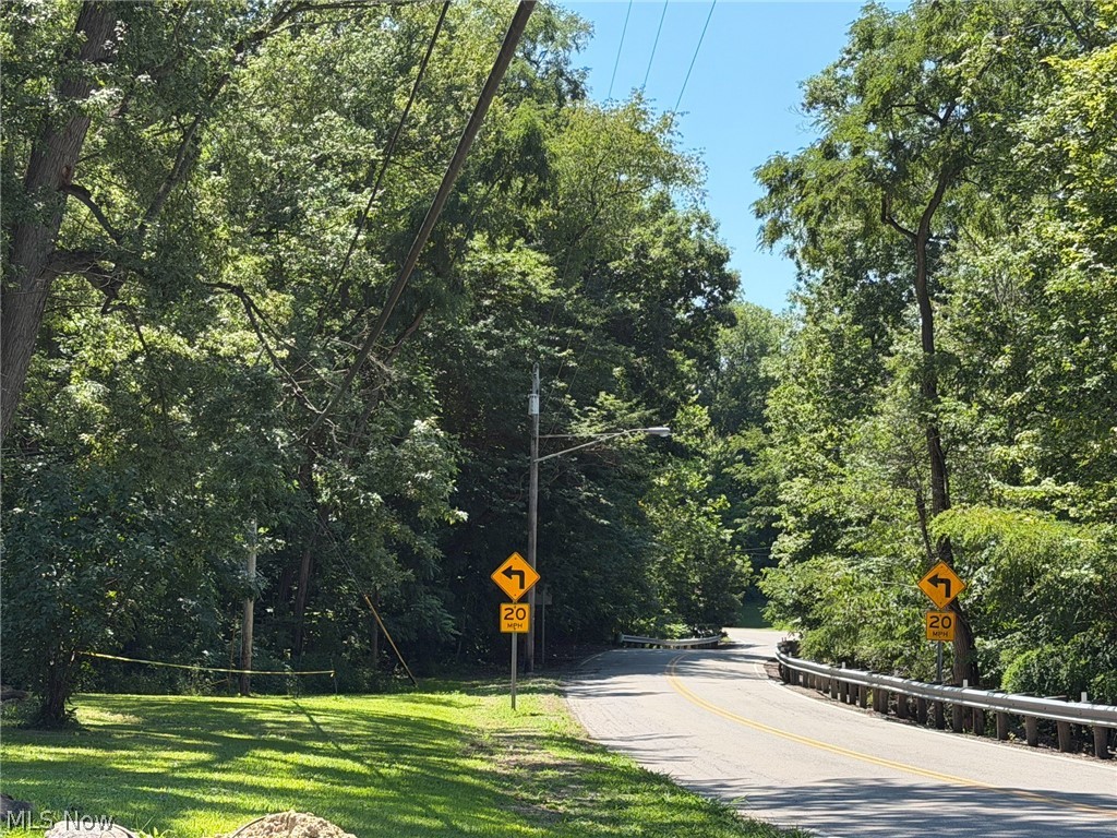 Lovers Lane NW Warren OH 44485
