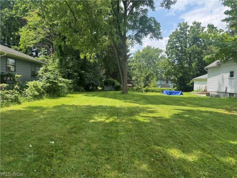 1536 Grand Park Avenue Akron OH 44310