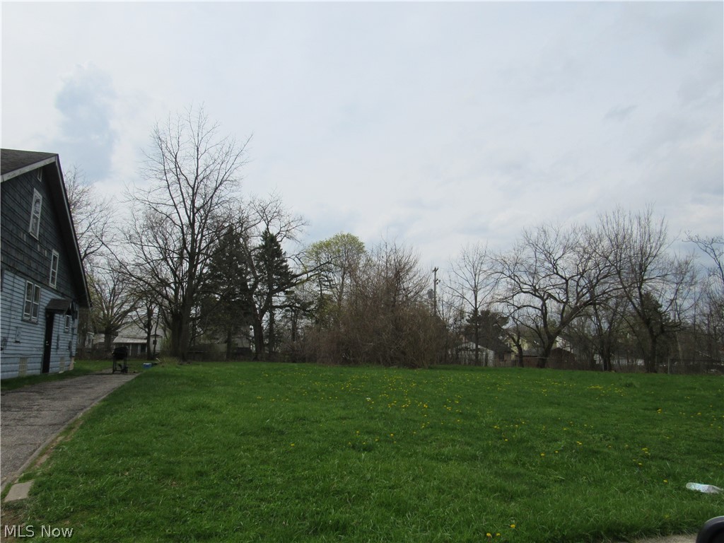 12212 Craven Avenue Cleveland OH 44105