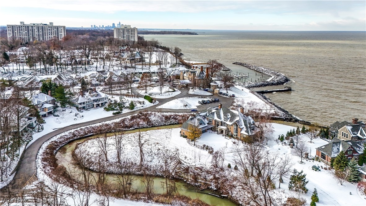 18 Colony Lane Cleveland OH 44108