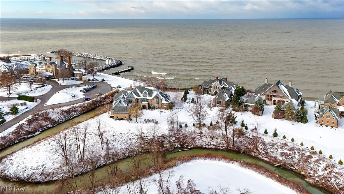 18 Colony Lane Cleveland OH 44108