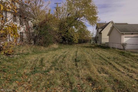 861 Lakeview Road Cleveland OH 44108