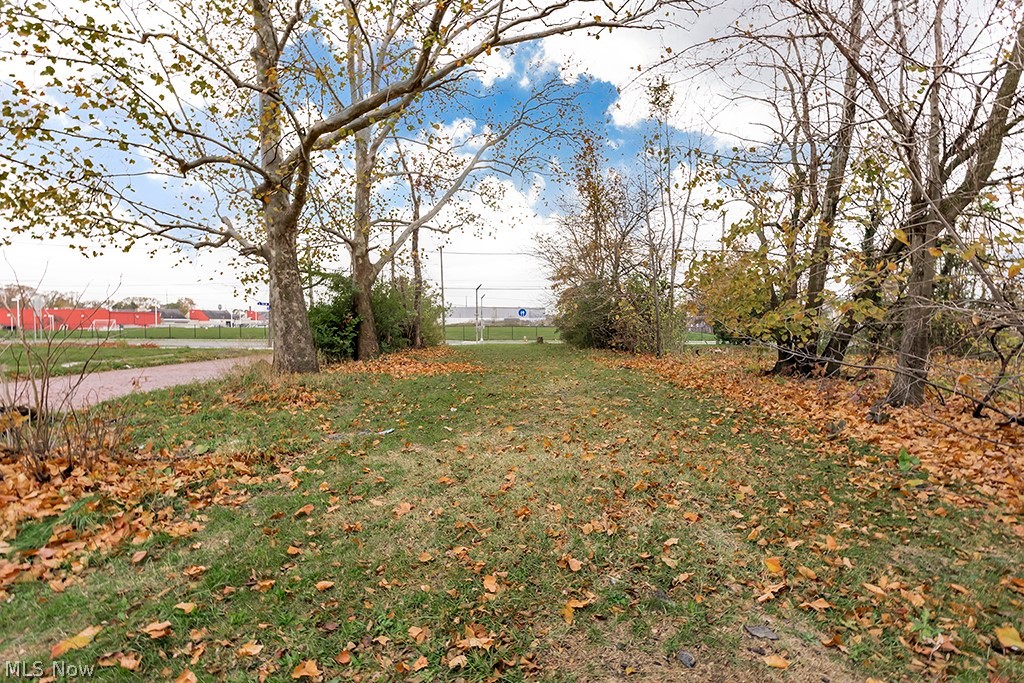 933 E 140th Street Cleveland OH 44110