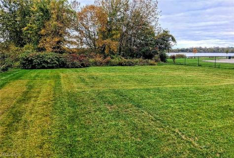 2399 Lakeside Drive Lakemore OH 44250