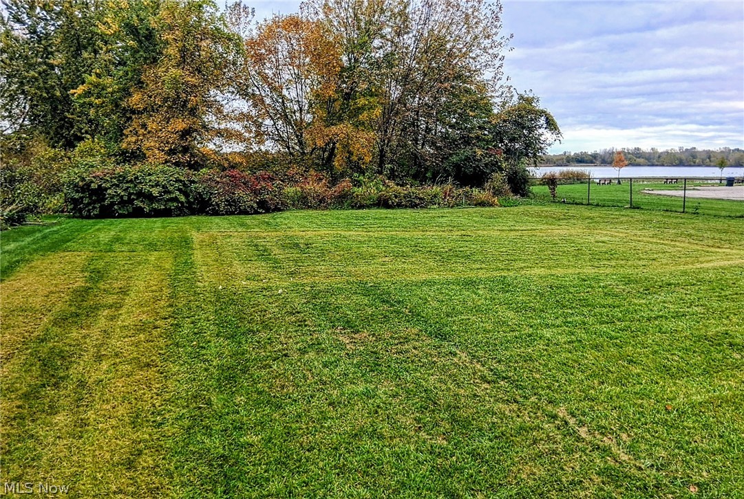 2399 Lakeside Drive Lakemore OH 44250