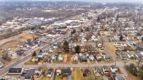 52 Norwood Street Barberton OH 44203