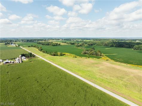 12472 Gearhart Road Burbank OH 44214