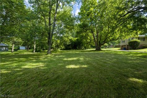 Rita Street NE Hartville OH 44632