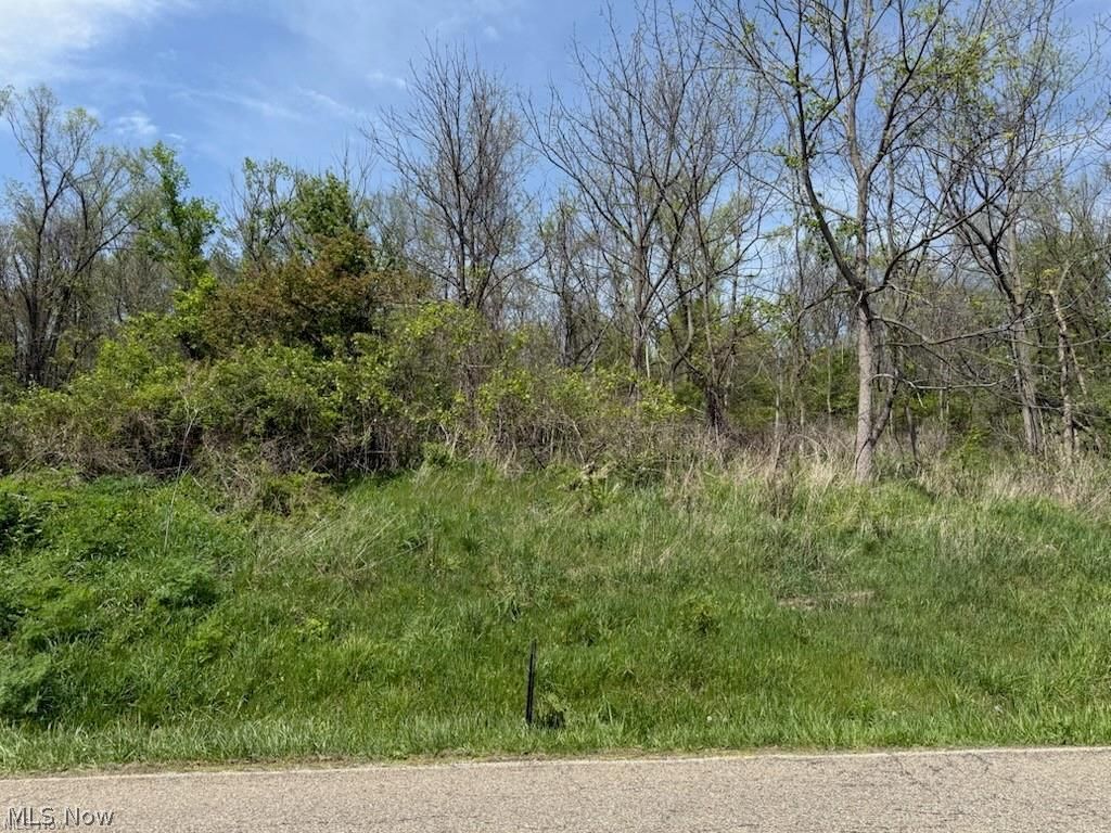 V/l Kerns Drive NE Bolivar OH 44612