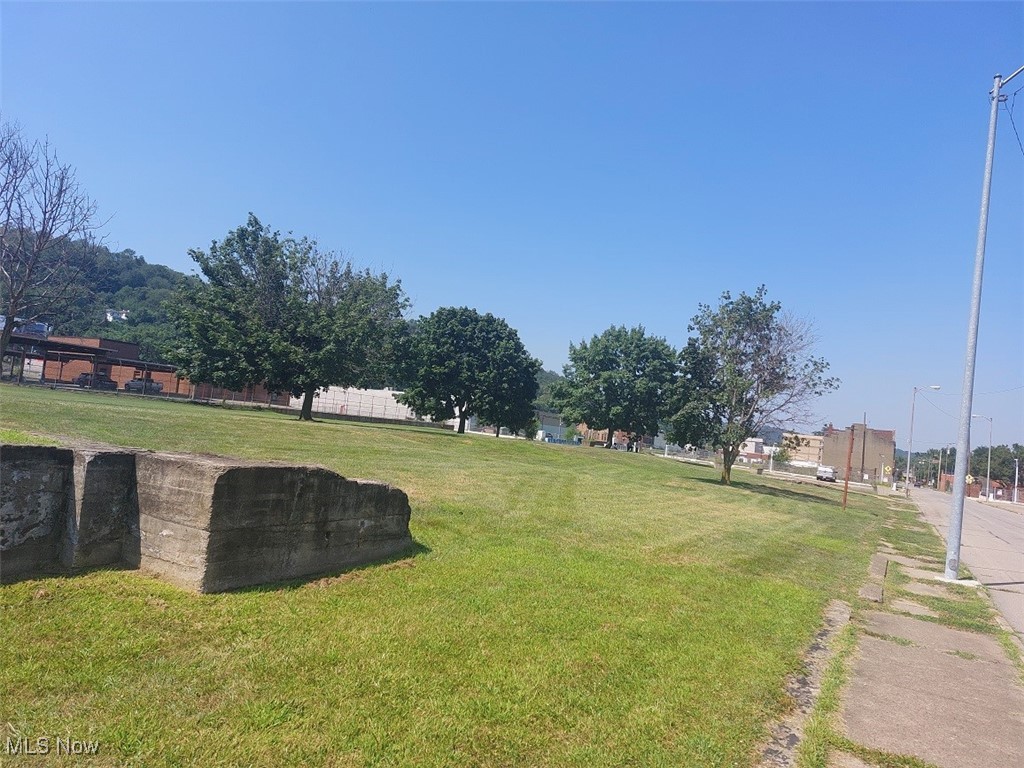 6TH Avenue N Steubenville OH 43952