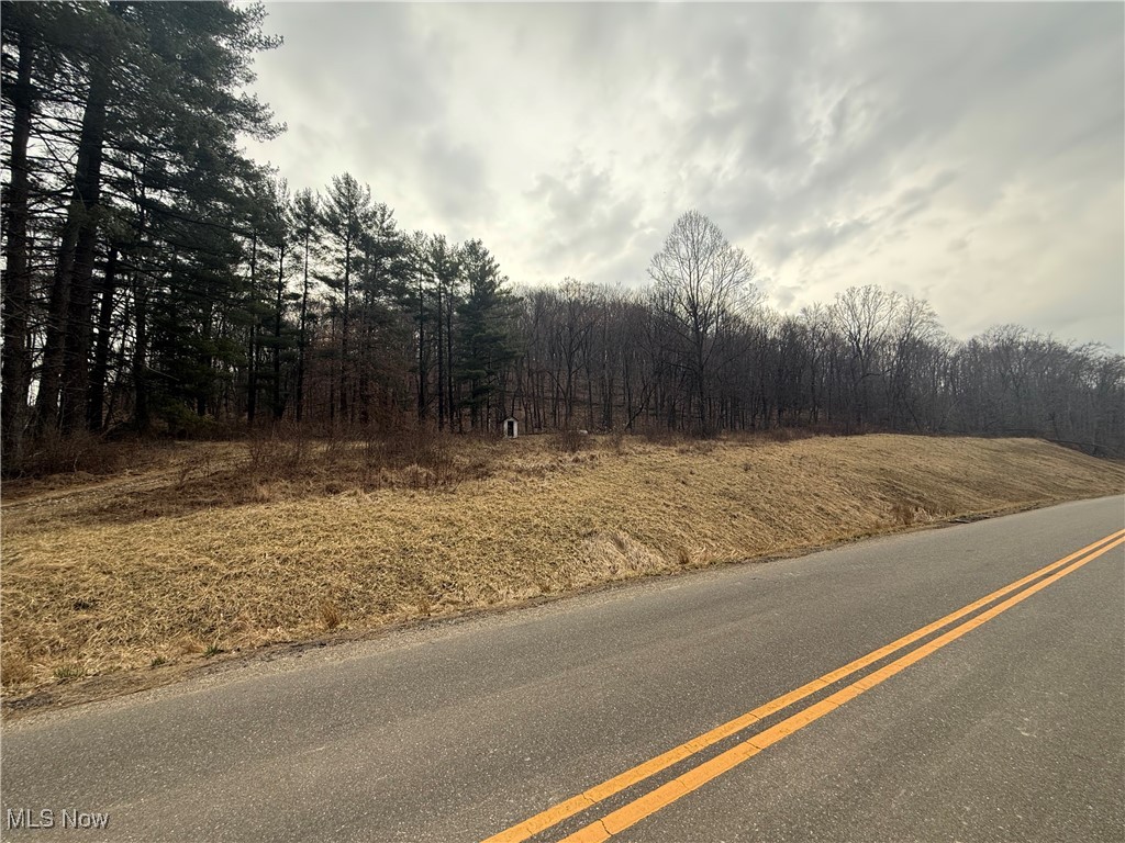 7261 Waterworks Hill Road SE Uhrichsville OH 44683