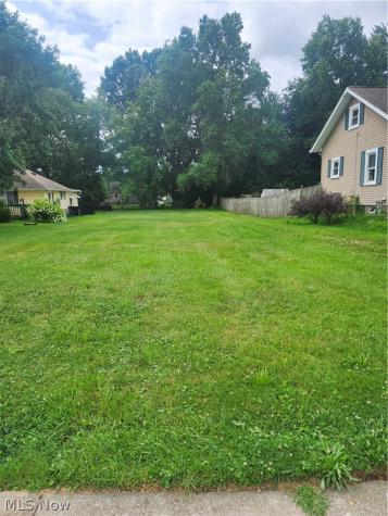 3828 Curtis Street Mogadore OH 44260